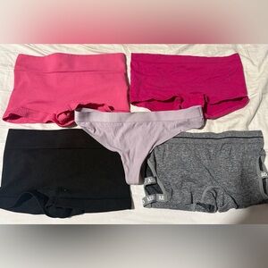 Woman’s underwear/panties Bundle of 5 (variety of brands)